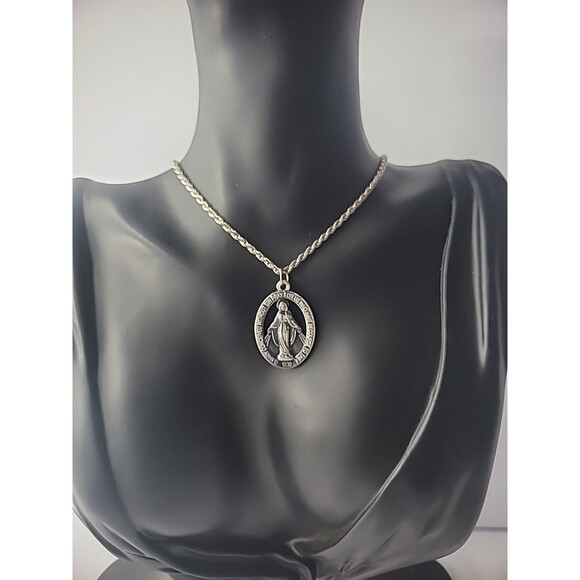 Vintage Necklace Chain Silver Tone Medal of Immaculate Conception Charm Jewelry - Picture 6 of 13